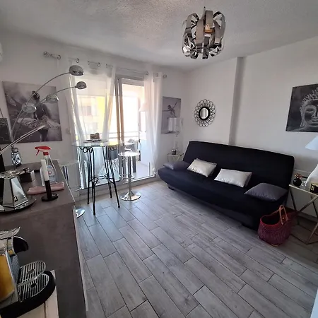 Appartement Valras-plage: Rénové 1 Chambre, Clim, Wifi, Parking, à 50m De La - Fr-1-781-59