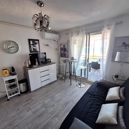 Valras-plage: Rénové 1 Chambre, Clim, Wifi, Parking, à 50m De La - Fr-1-781-59 Appartement Valras-Plage