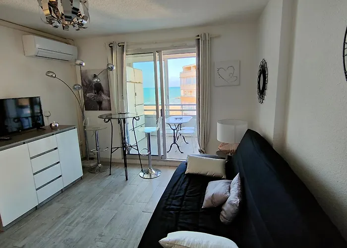 Appartement Valras-plage: Renove 1 Chambre, Clim, Wifi, Parking, A 50m De La - Fr-1-781-59 Valras-Plage